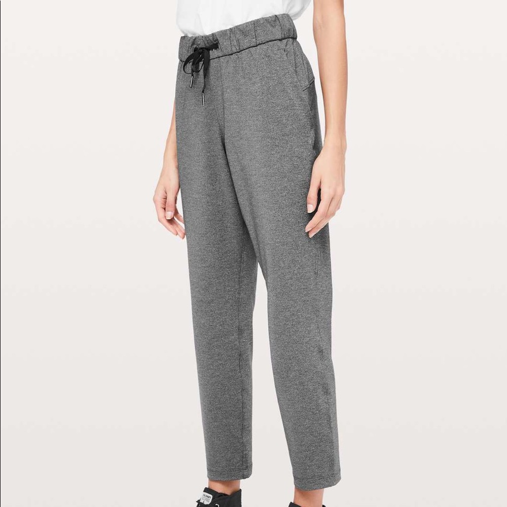 SOLD on m e r c. On The Fly 7/8 Pant 27" in Heathered Black, sz 2
